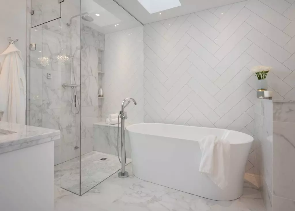 BATHROOM REMODELING TRENDS: STAY ON TOP OF THE LATEST STYLES